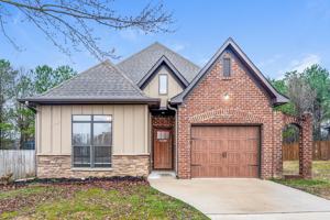 featured image of 2071 Kerry Cir