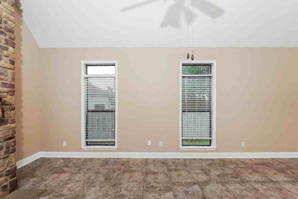 2071 Kerry Cir - Photo 4 of 16