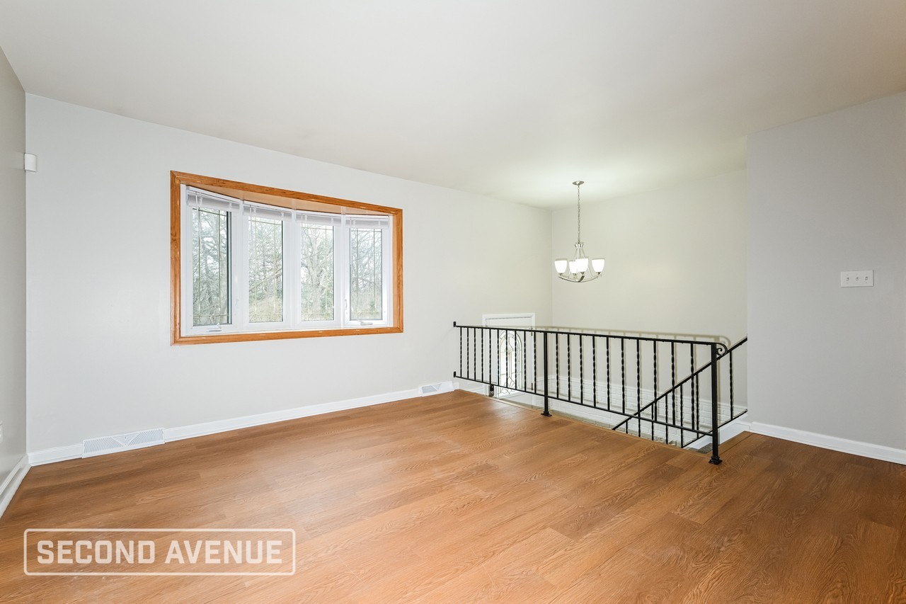 1405 Cavitt Rd - Photo 4 of 26