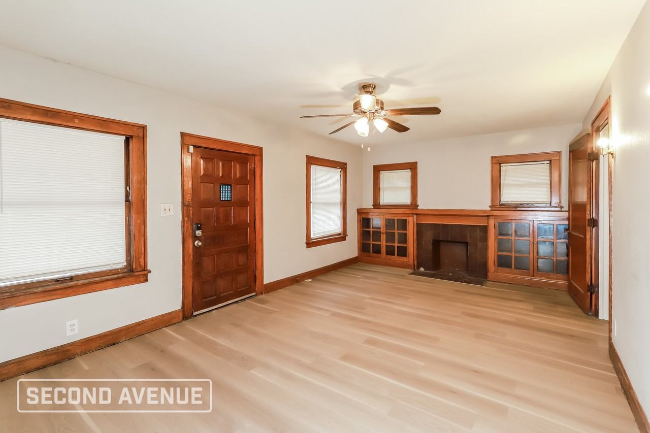 1516 E 50th Ter - Photo 4 of 24