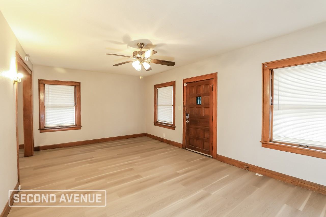 1516 E 50th Ter - Photo 6 of 24