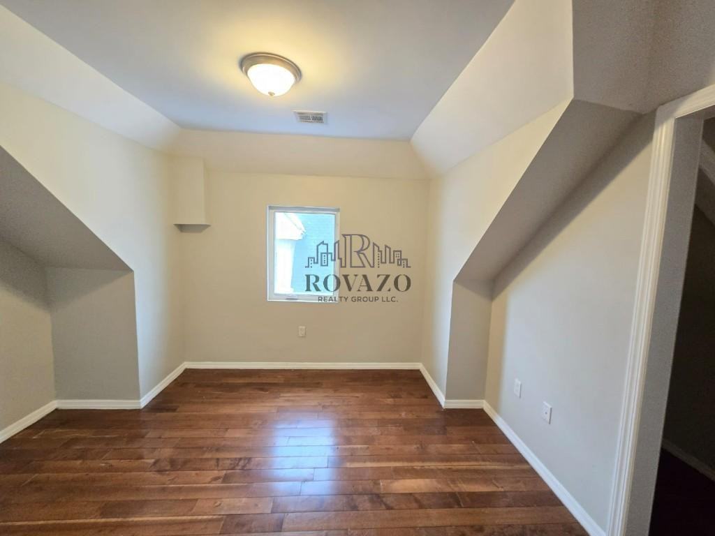 406 Park Avenue #4 - Photo 4 of 4