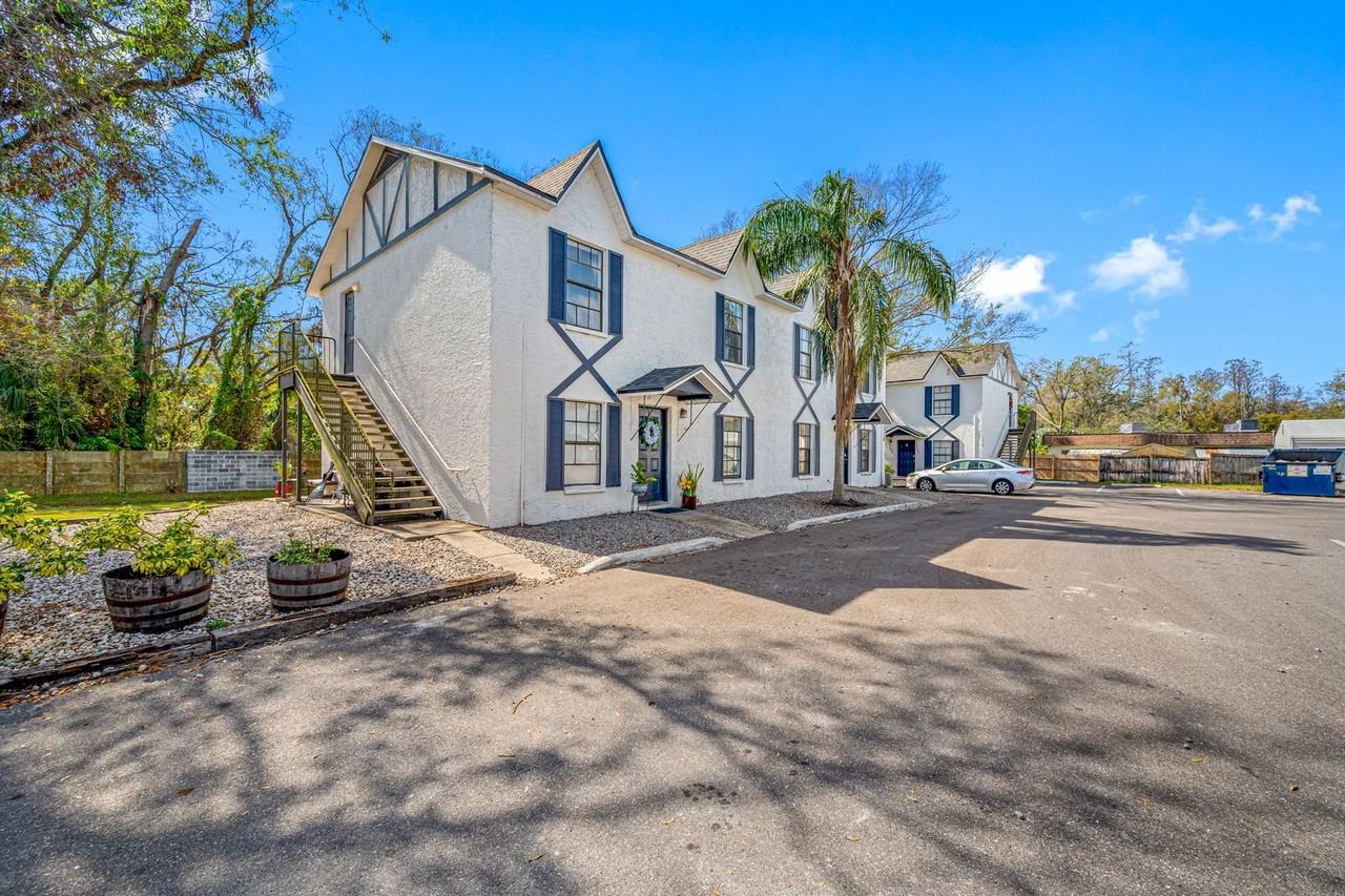 1308 W Waters Ave - Photo 2 of 32