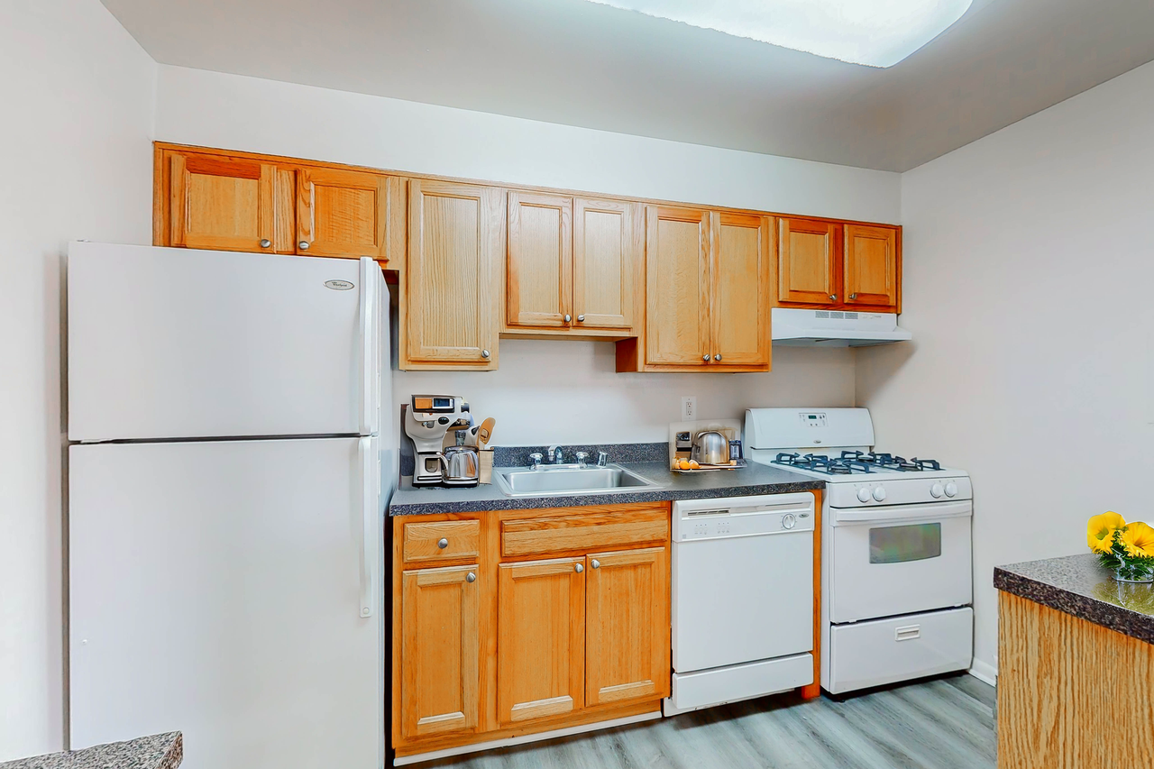 Westgate At Laurel Apartments - Photo 4 of 14