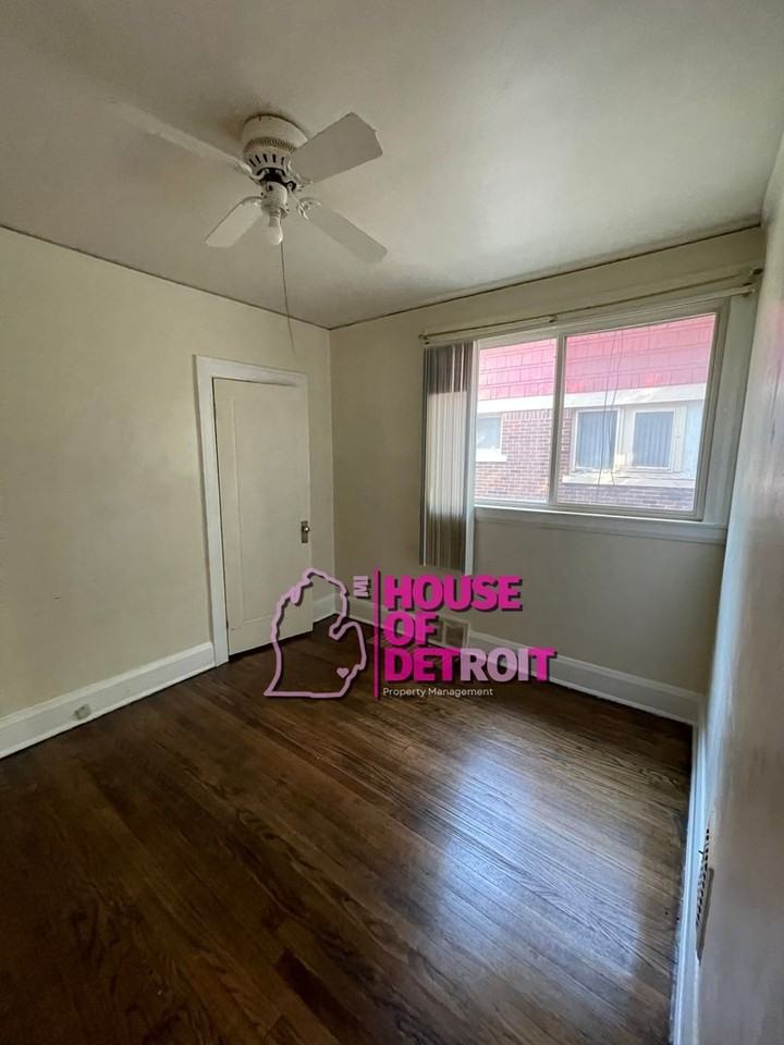 13330 Strathmoor St - Photo 2 of 19