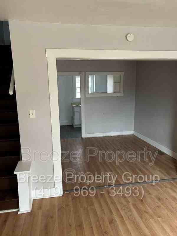 501 E Vine St - Photo 3 of 14