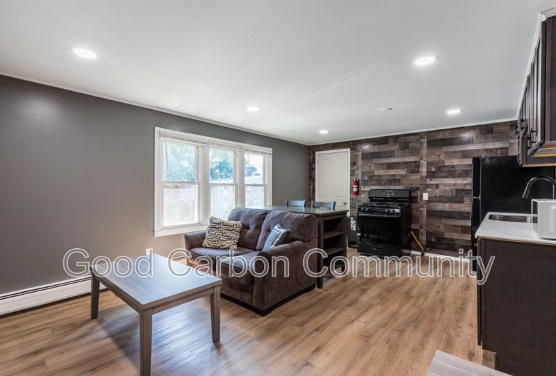 42 Water St - Photo 3 of 14