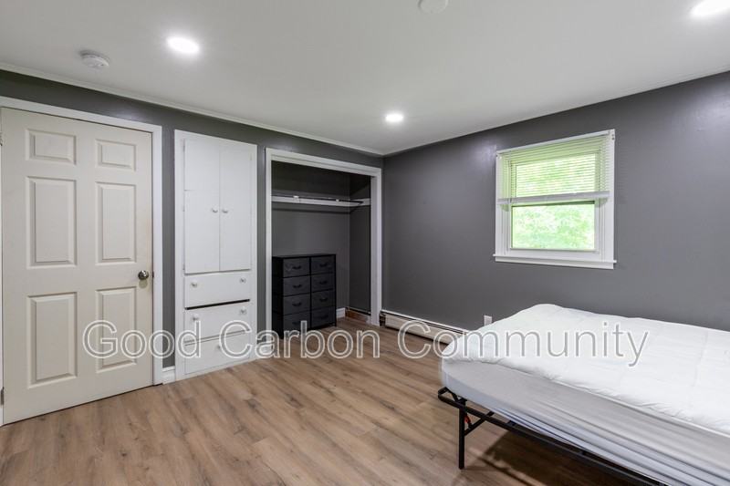 42 Water St - Photo 4 of 14