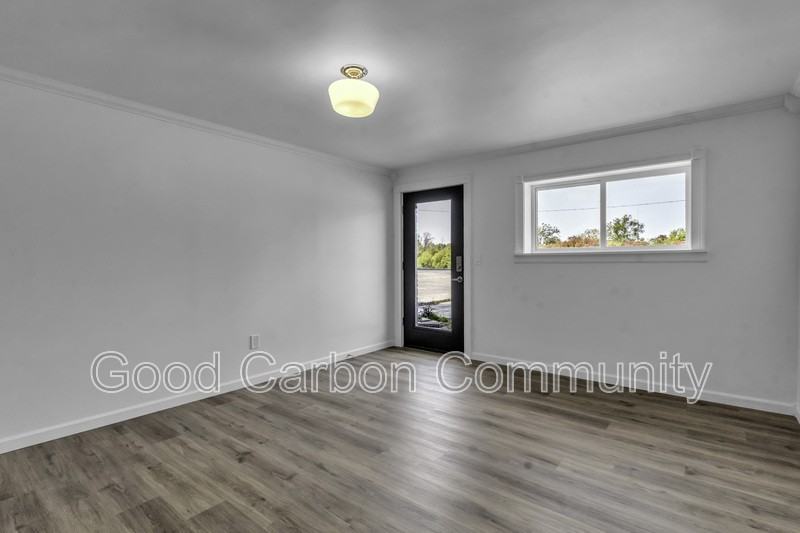 1725 Grand Island Boulevard #14 - Photo 3 of 5