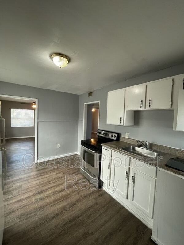 1227 Fargo St S #1 - Photo 2 of 7