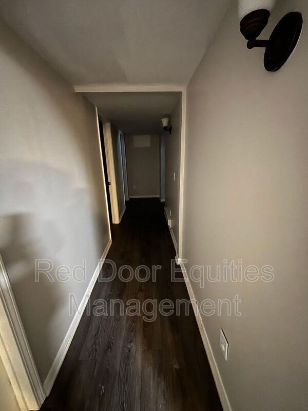 1215 N Columbus St #C - Photo 6 of 15