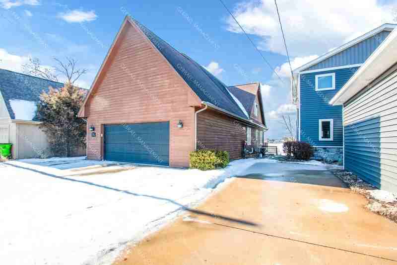 14292 Westman Dr - Photo 2 of 37