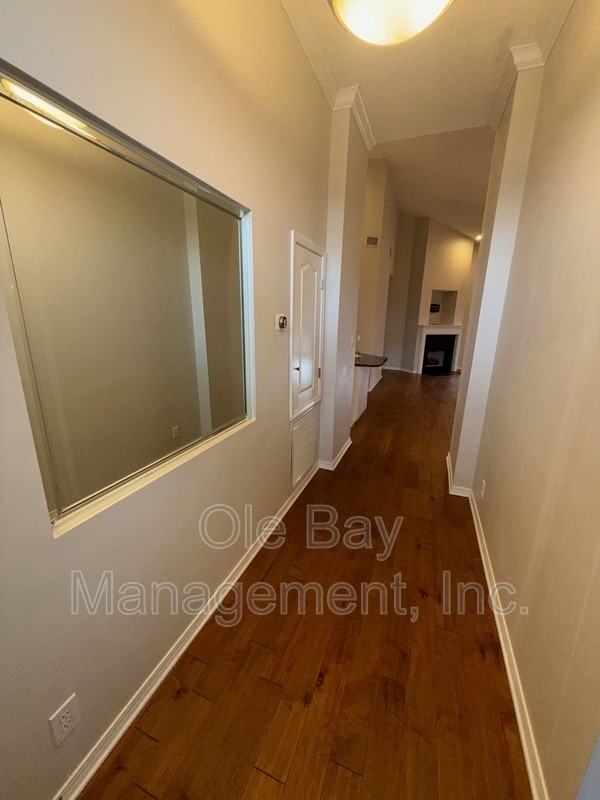 1633 Parkmoor Ct - Photo 2 of 13