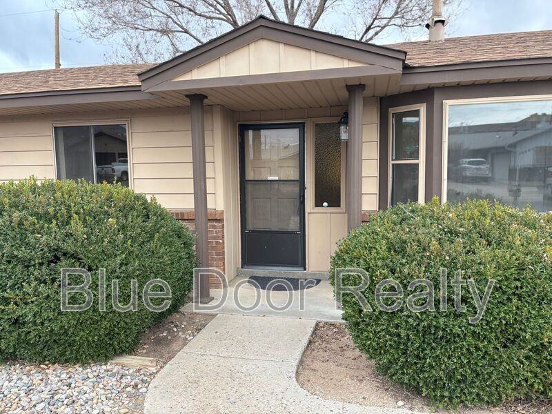 9138 Hendrix Rd Ne - Photo 3 of 25