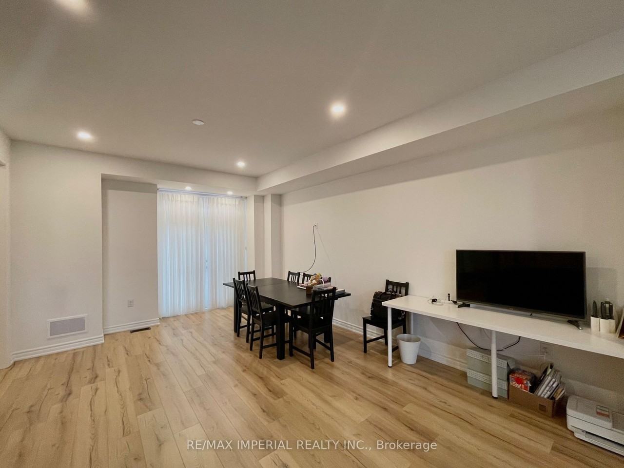 18 William Adams Lane - Photo 3 of 13