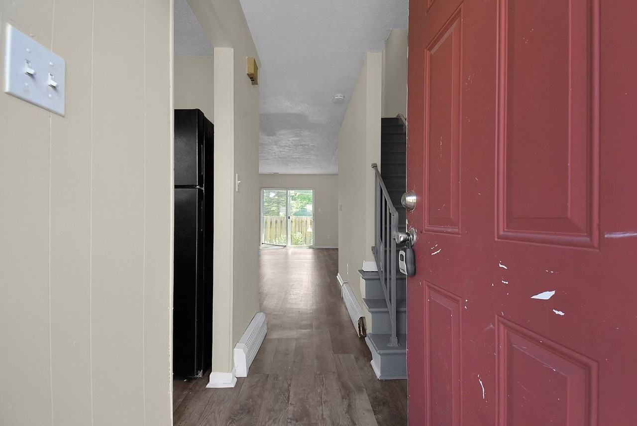 2403 Belcher Dr - Photo 2 of 37