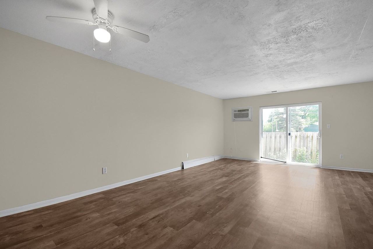 2403 Belcher Dr - Photo 6 of 37