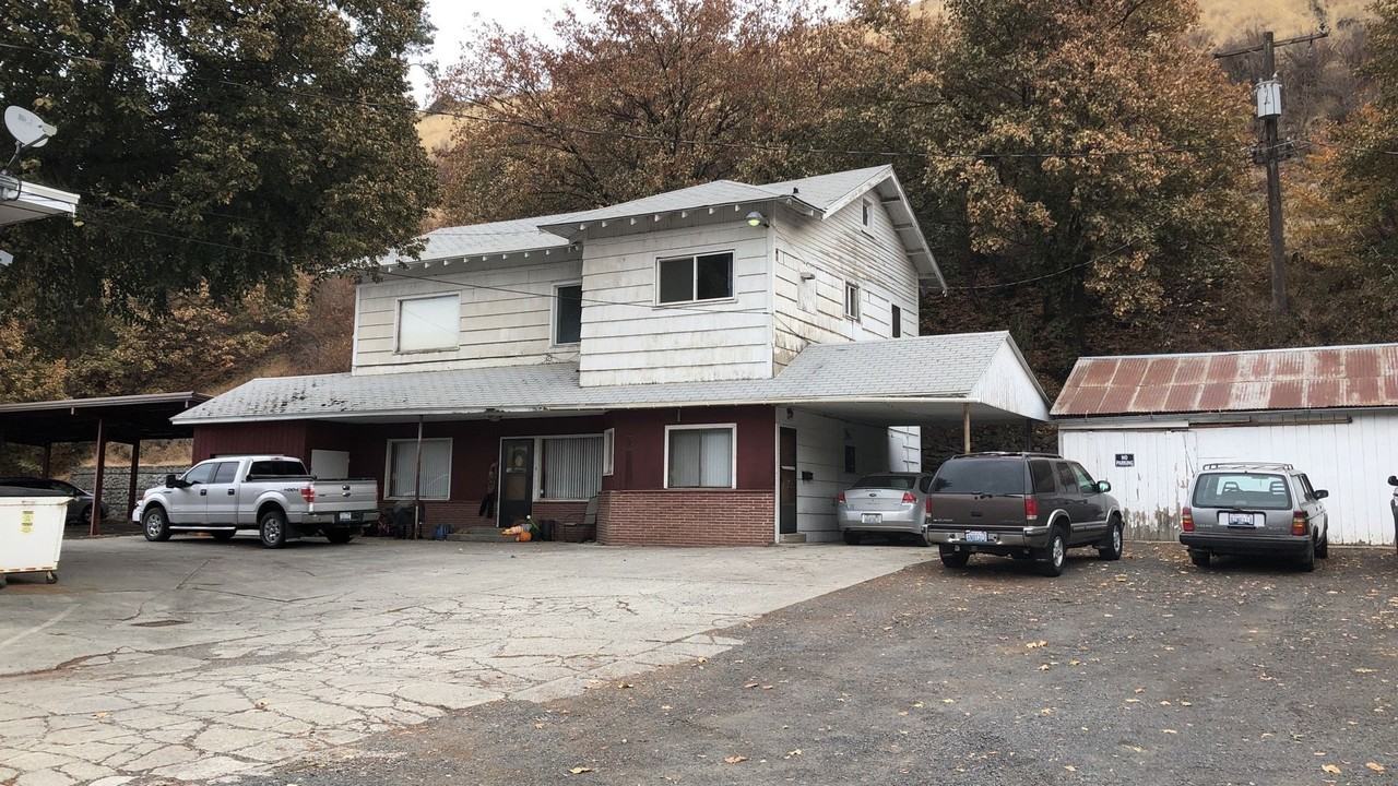 300 N. Mill Street - Photo 2 of 19