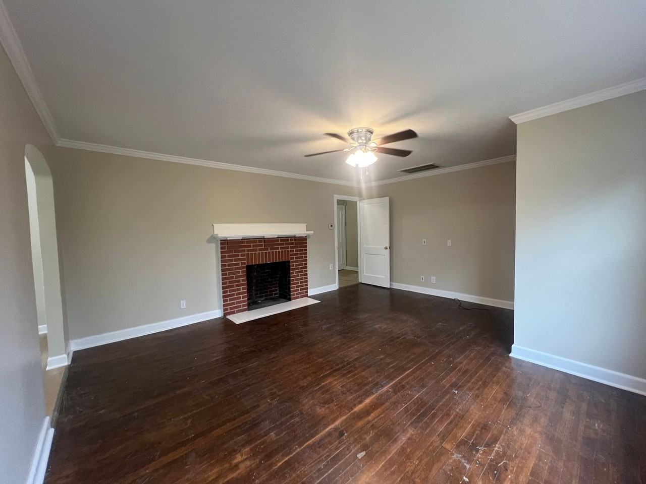 831 S Dalton St - Photo 2 of 16
