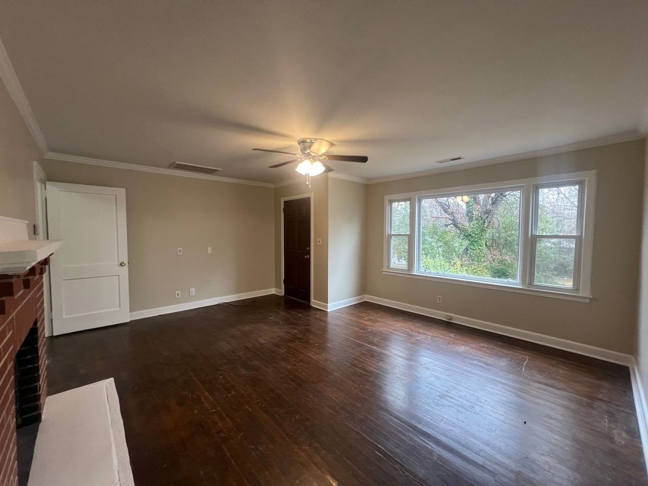 831 S Dalton St - Photo 3 of 16