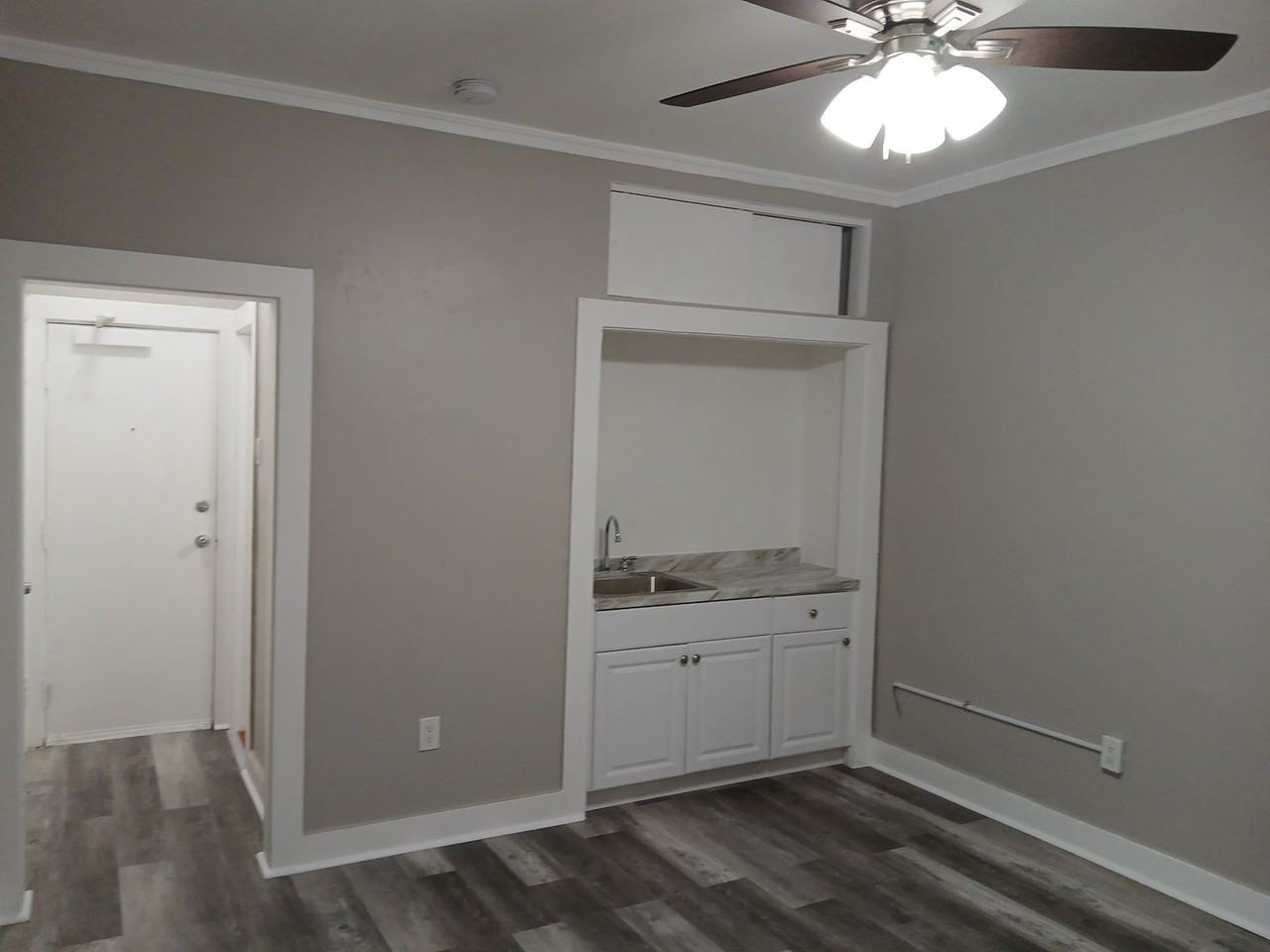 532 Hobart - Photo 4 of 16