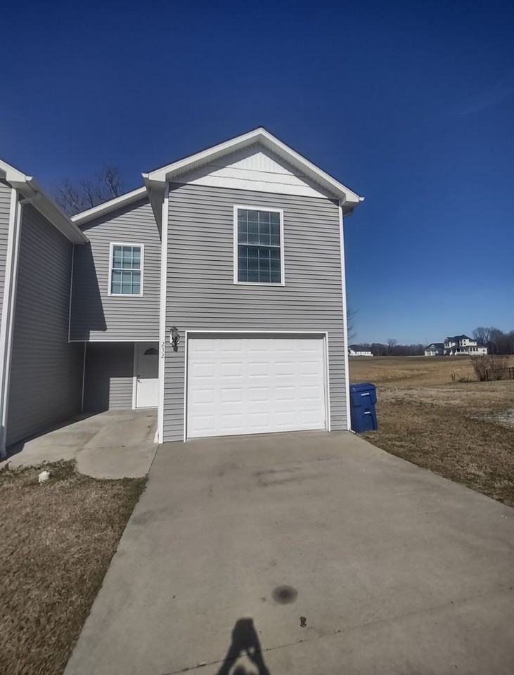 232 Tara Ct - Photo 2 of 16