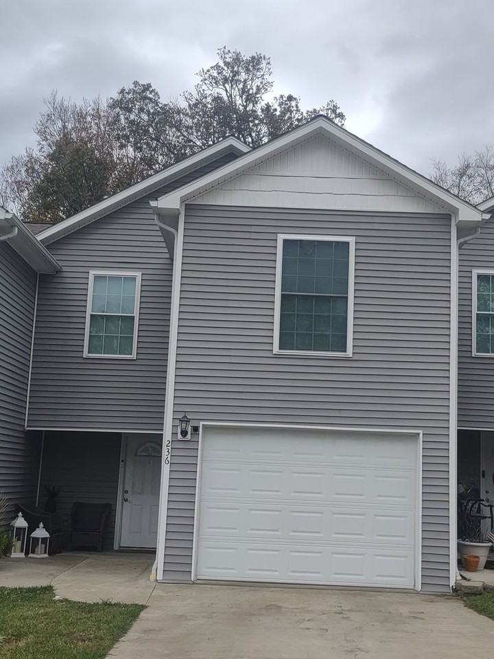 236 Tara Ct - Photo 2 of 17