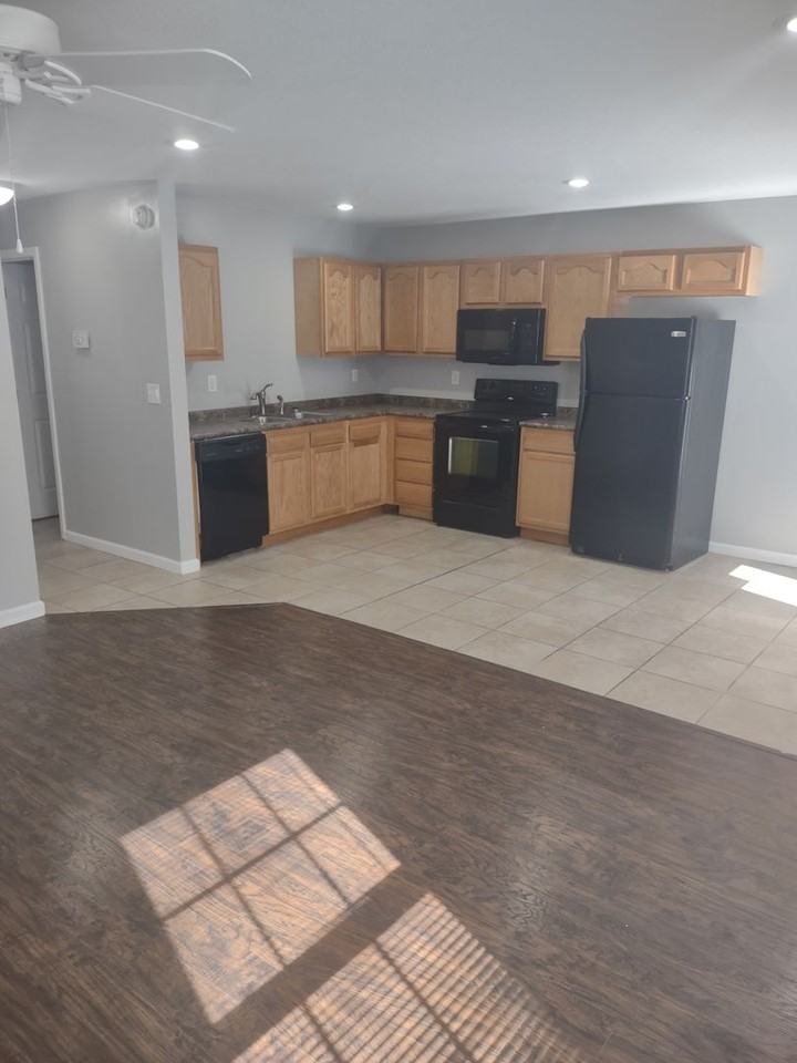 297 Tara Ct - Photo 7 of 17