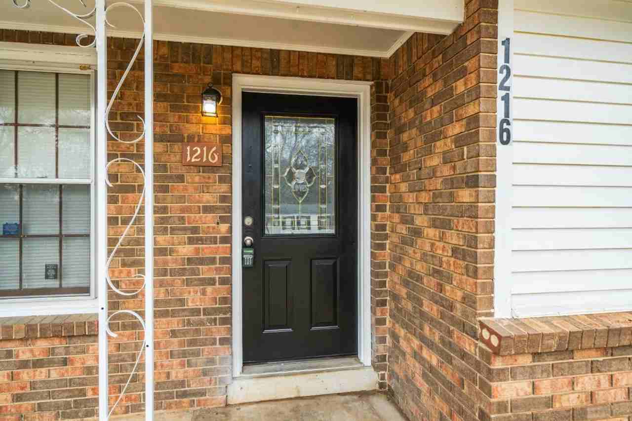 1216 Beechdale Rd - Photo 6 of 22