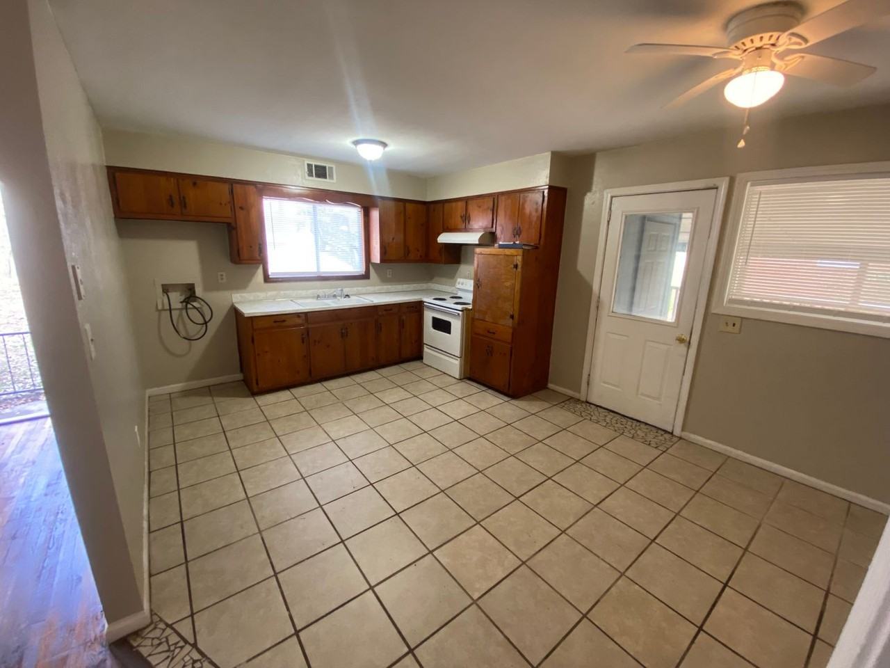 4822 Wellborn Dr - Photo 5 of 14