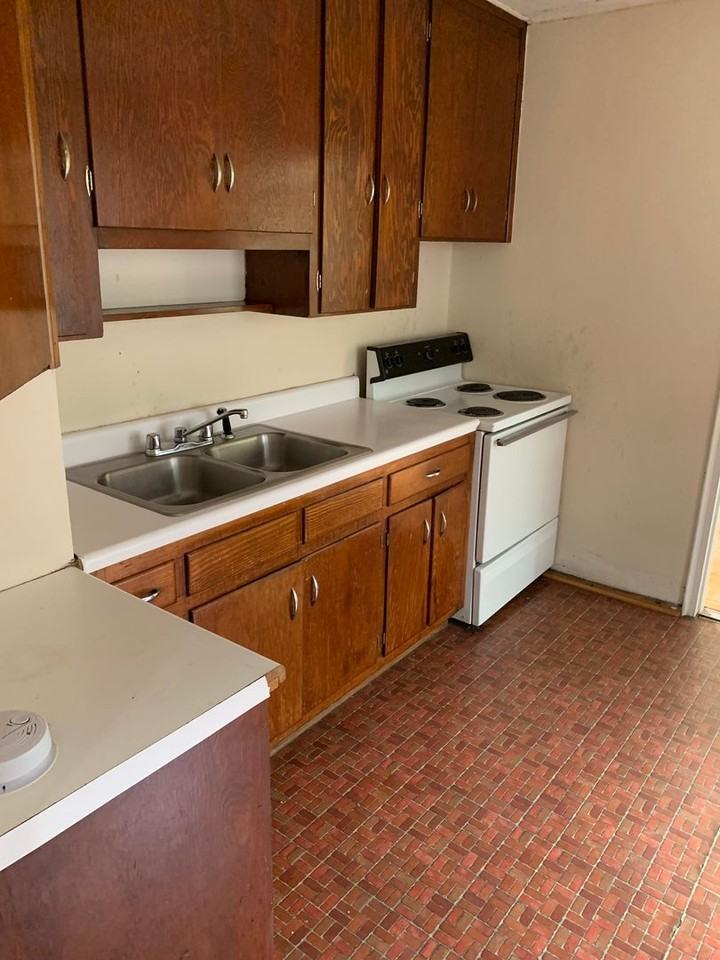 1157 Virginia St - Photo 3 of 7