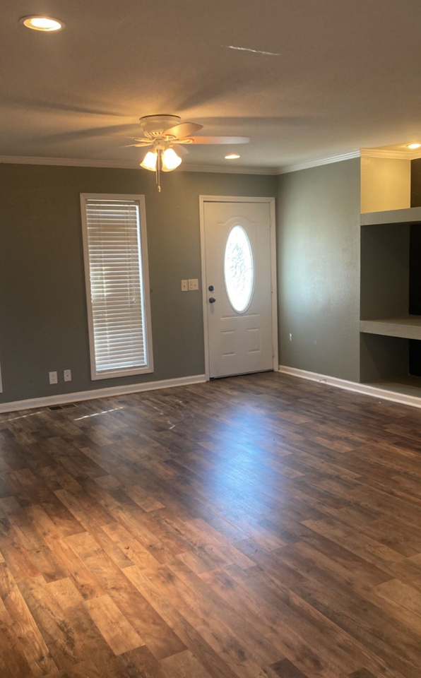 1584 Boxcroft Rd - Photo 6 of 15