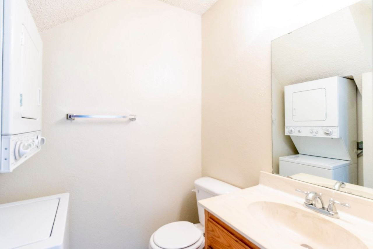 922 Fannin St - Photo 7 of 11