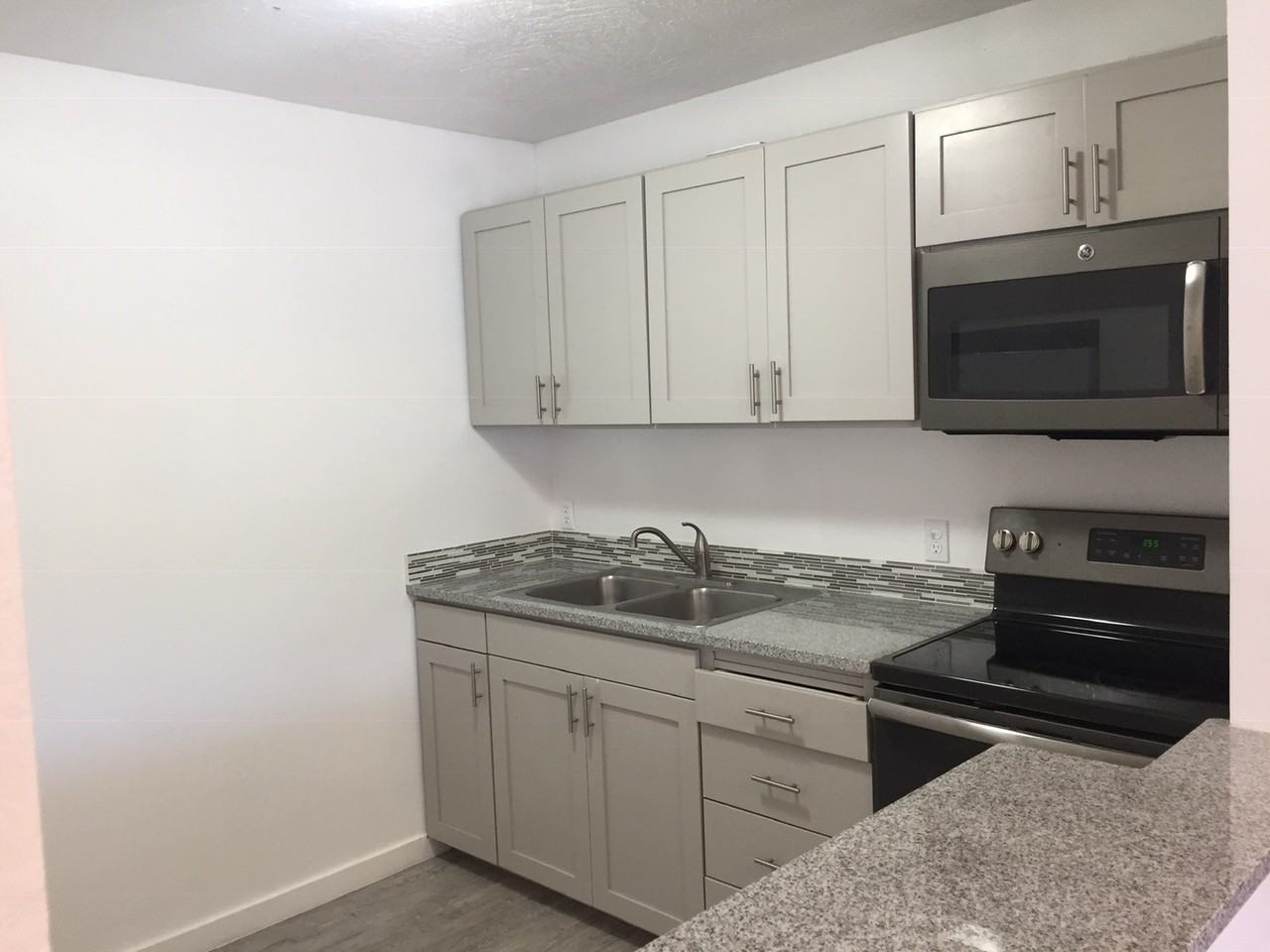 Campus Townhomes - Photo 2 of 10