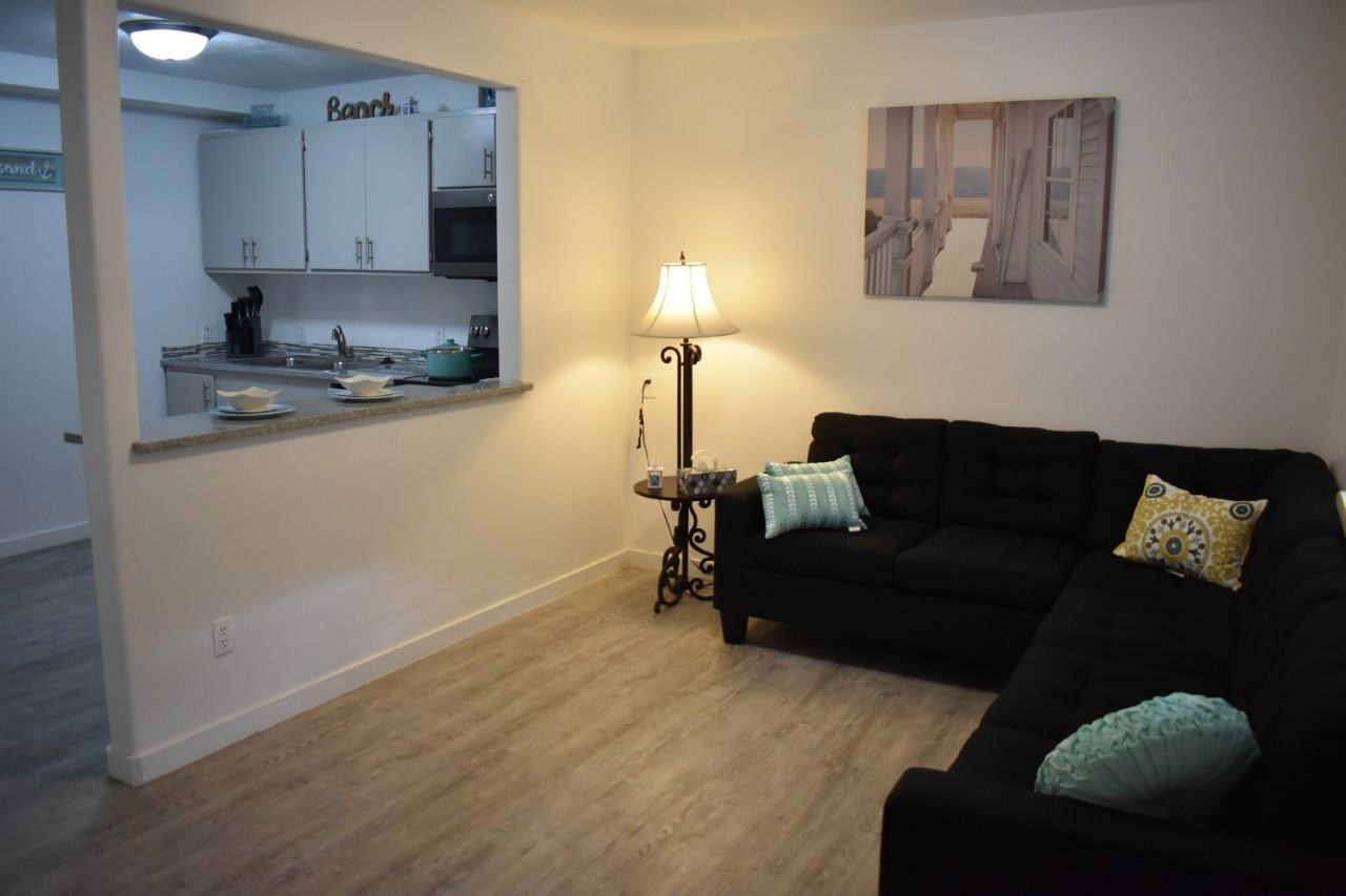 Campus Townhomes - Photo 4 of 10