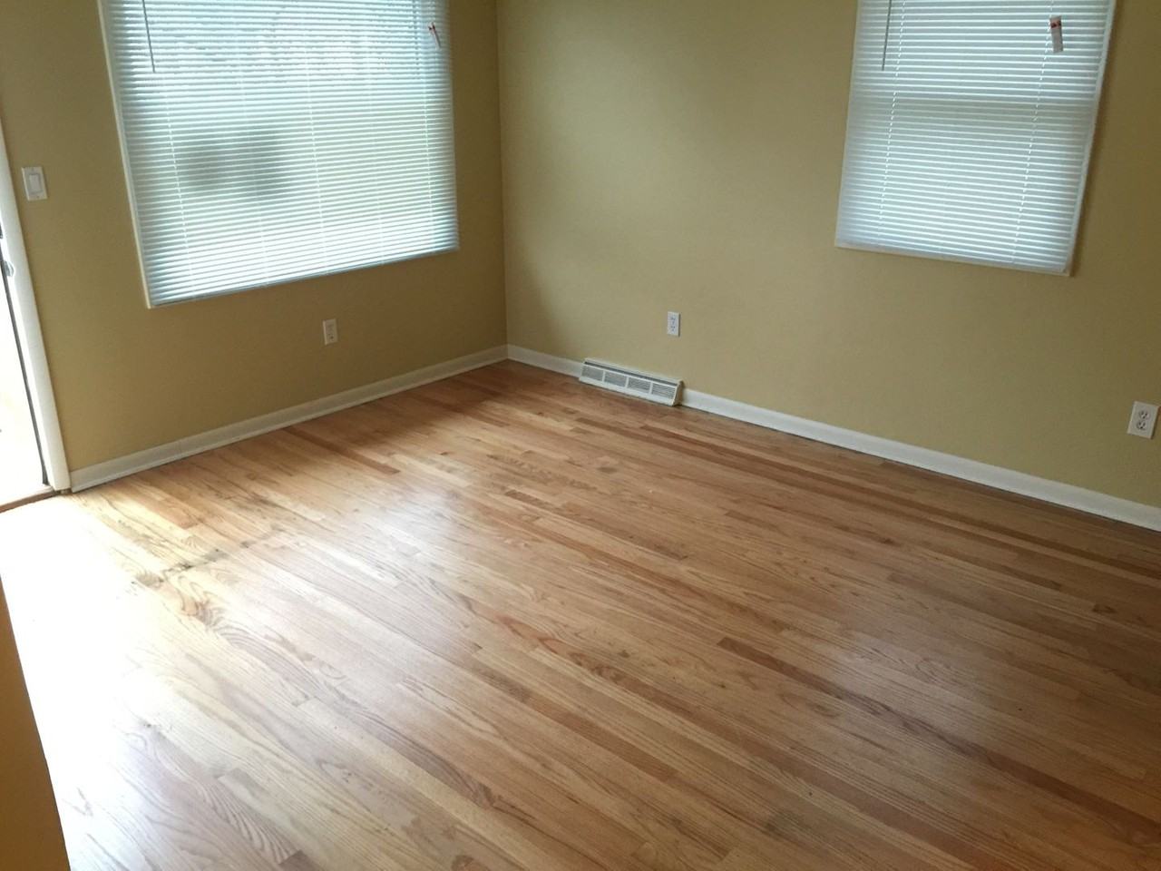 1123 Hazen St Se - Photo 2 of 18