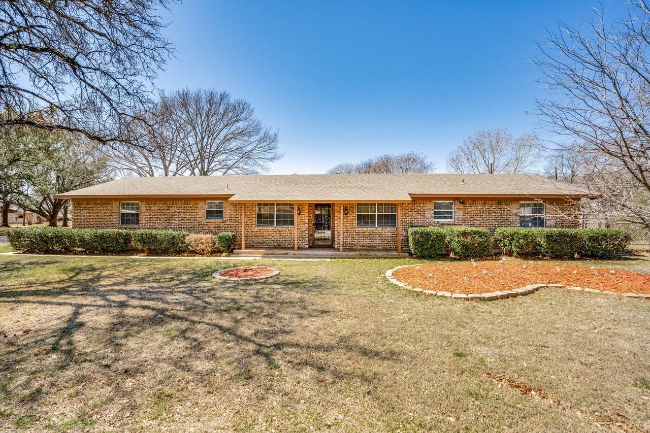 601 N Walnut Creek Dr - Photo 2 of 25
