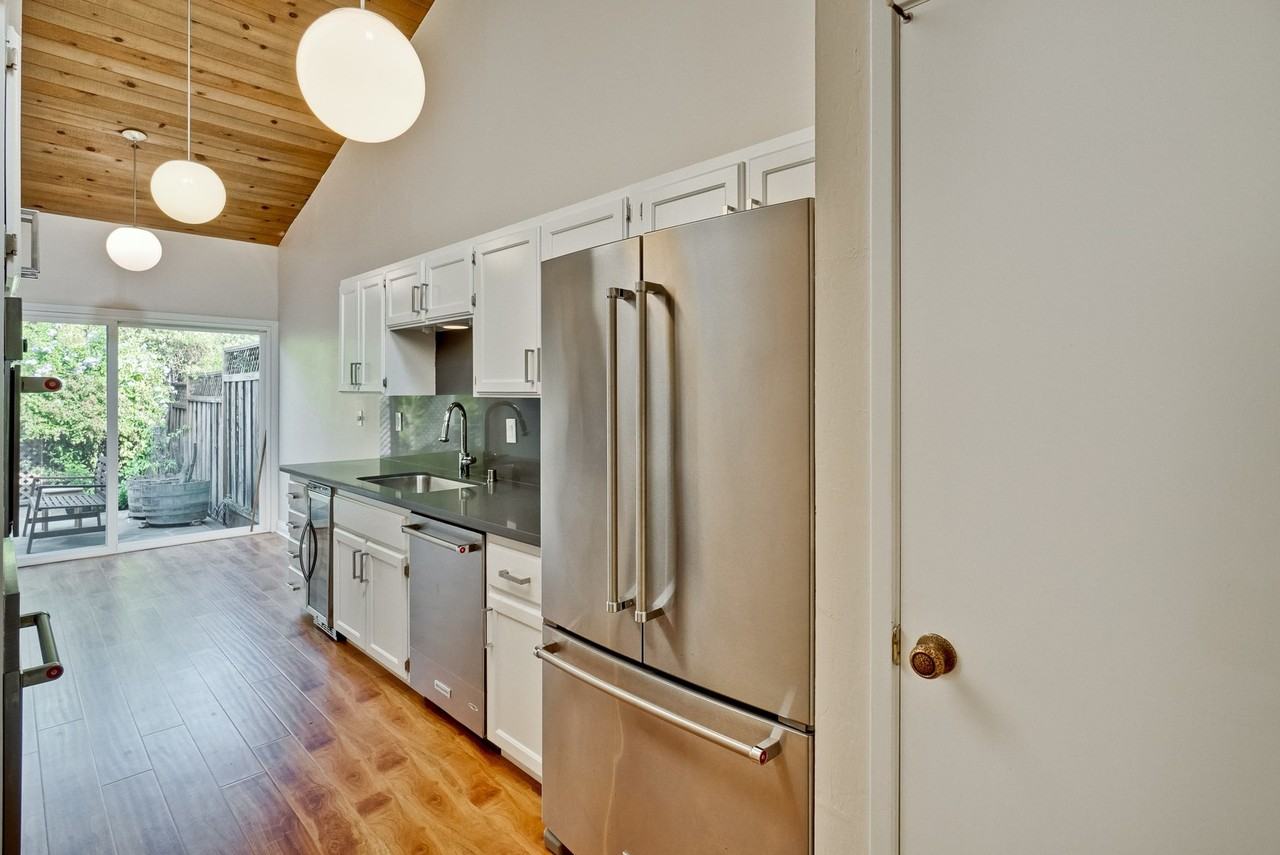 4271 Ponce Dr - Photo 5 of 32