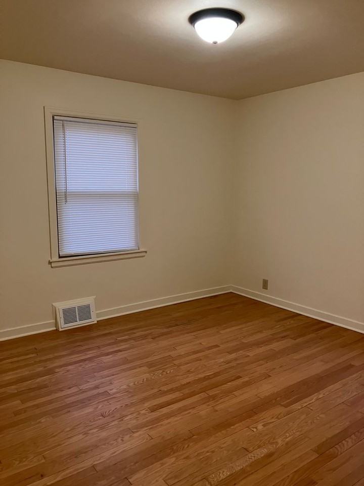 2764 S 52nd Pl - Photo 2 of 10