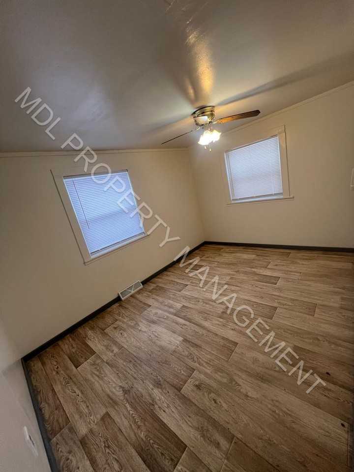 4175 Ring St - Photo 3 of 10