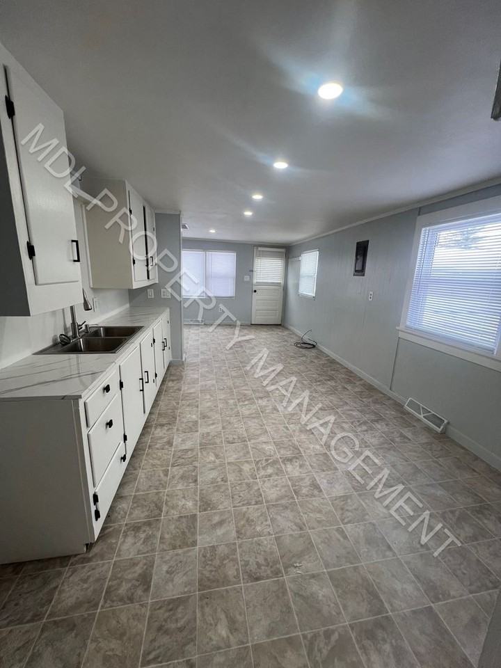 4175 Ring St - Photo 2 of 7