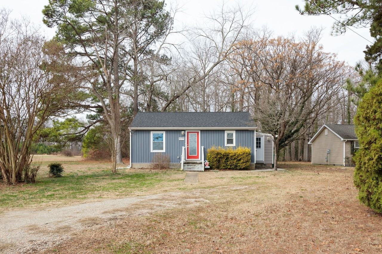 6156 Strathmore Rd - Photo 2 of 29