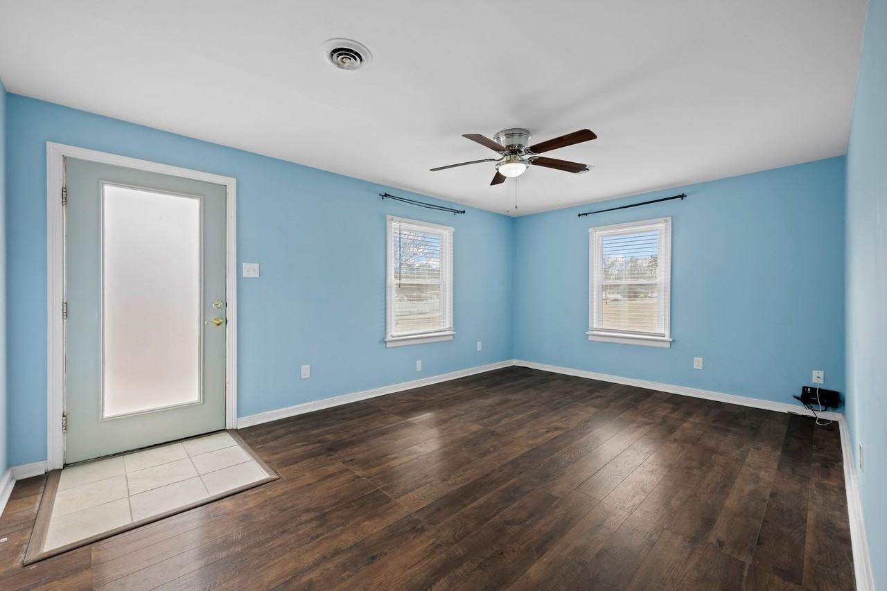 6156 Strathmore Rd - Photo 5 of 29