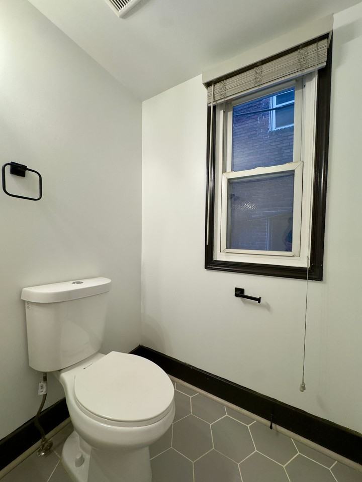 816 Park Ave - Photo 7 of 16