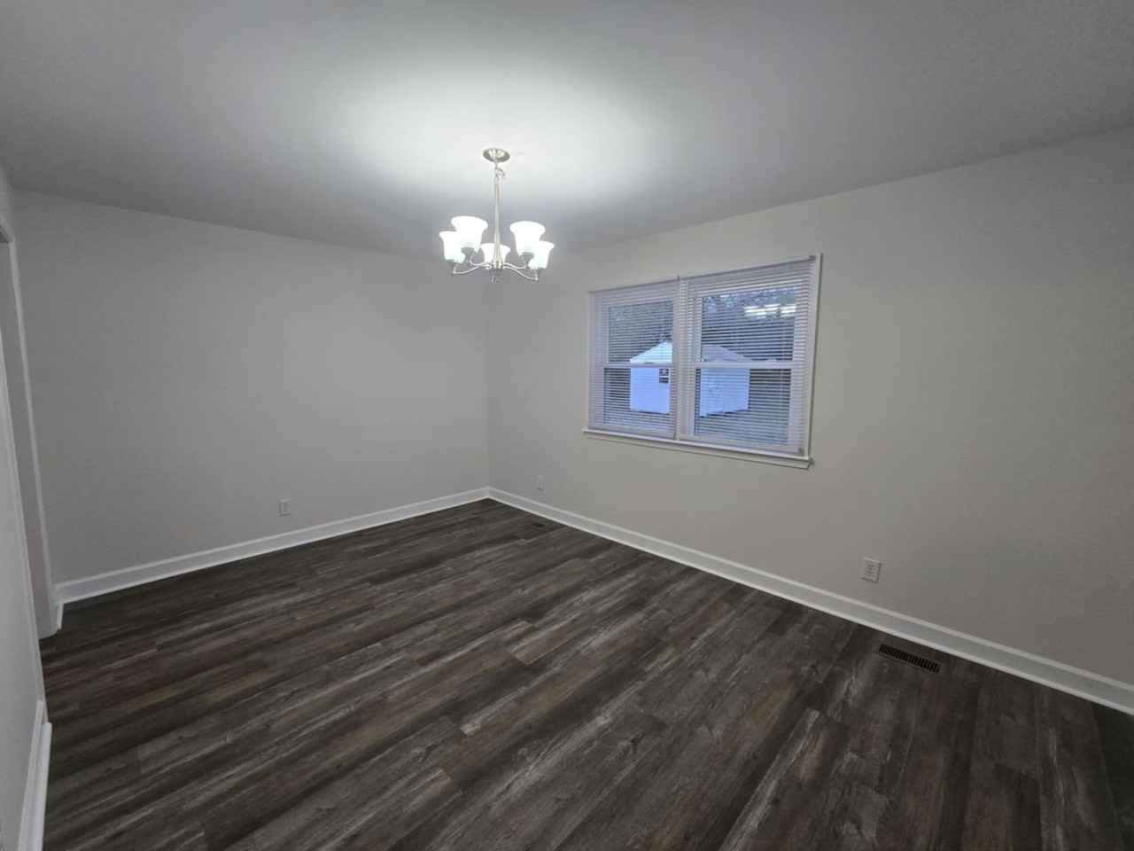 1443 Larkhall Dr - Photo 5 of 19