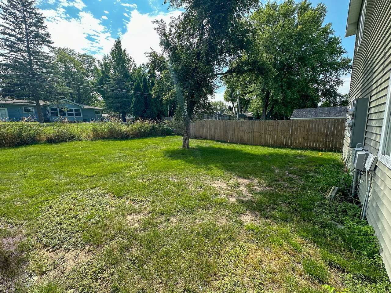 220 South Dakota Avenue - Photo 2 of 14