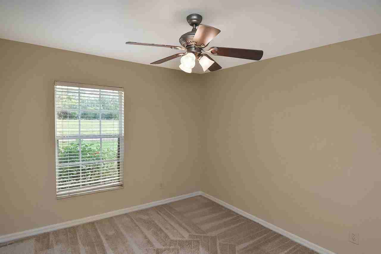 1014 Kismet Pkwy E - Photo 3 of 7