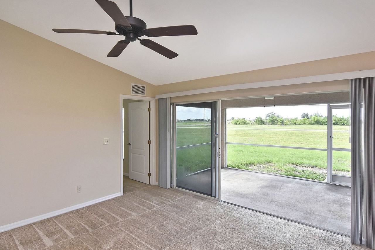 1014 Kismet Pkwy E - Photo 5 of 7