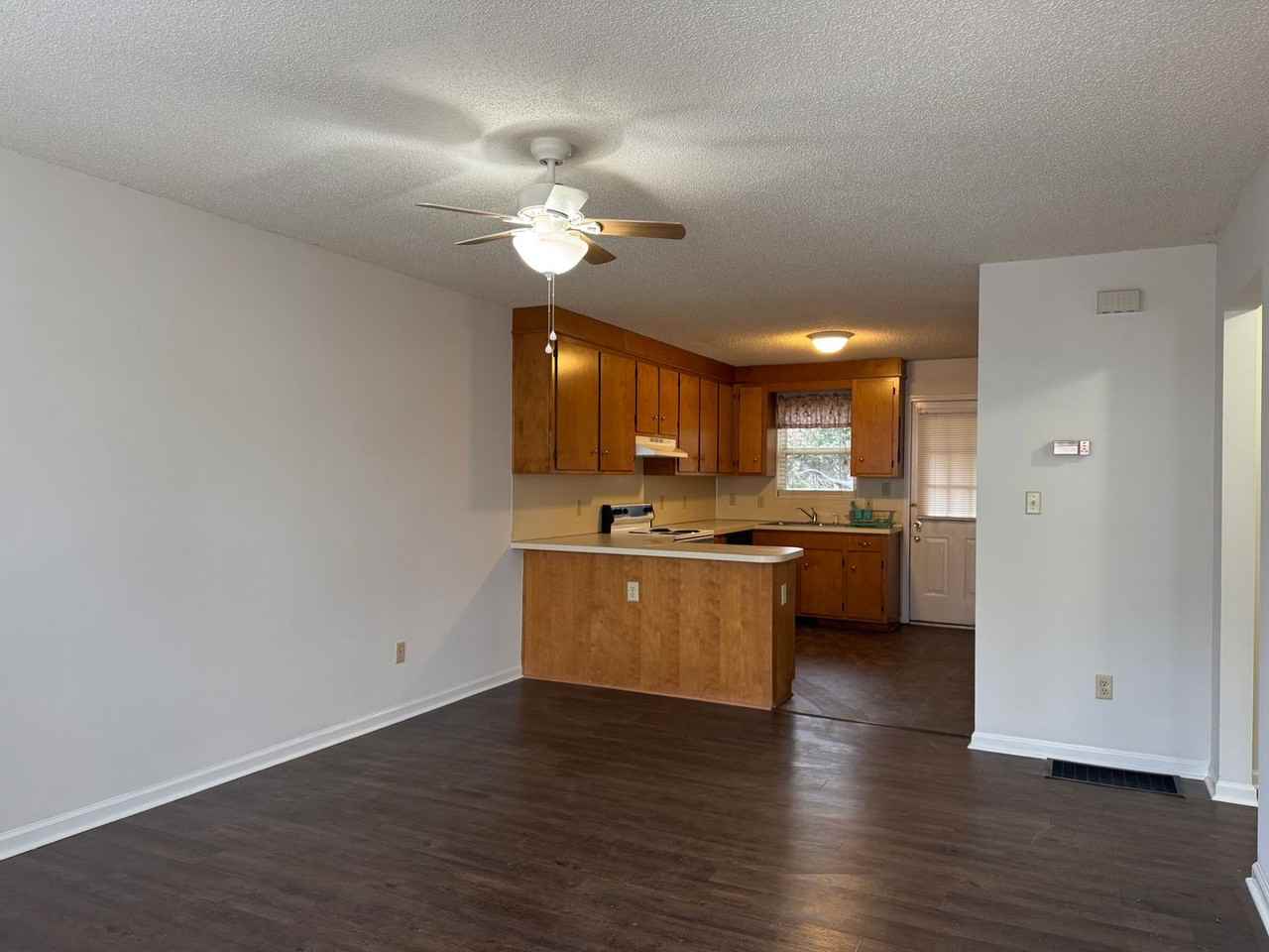 2079 N Whisnant Ave - Photo 3 of 20