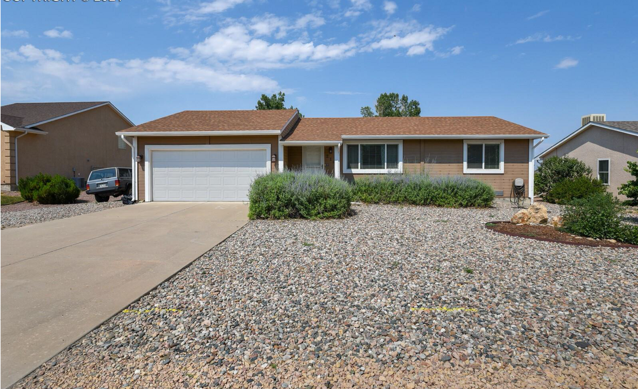 216 S Caddoa Dr - Photo 2 of 13